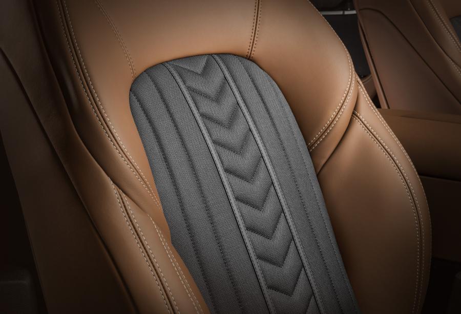 Детали интерьера Maserati Levante S Q4 GranLusso 2018 года  (фото 54 из 66)